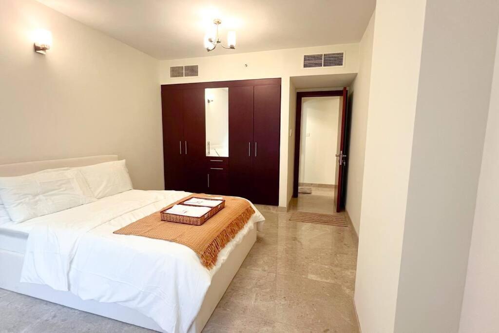Apartamento Near Centre Mall, Pool, Gym *
