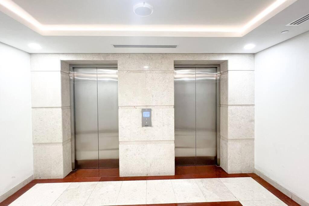 Apartamento Near Centre Mall, Pool, Gym *