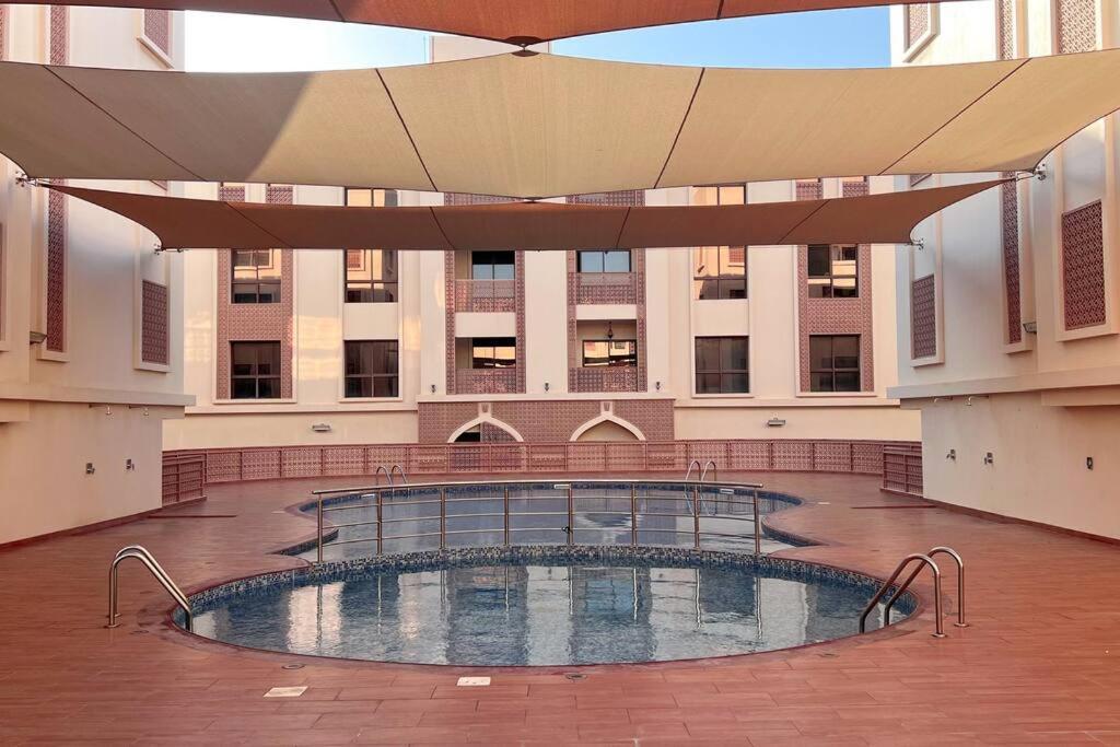 Apartamento Near Centre Mall, Pool, Gym *
